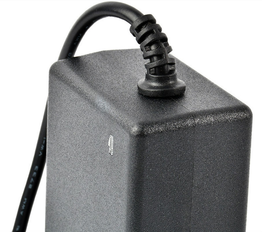 Zasilacz modułu LED 12 V Zasilacz taśmy LED 5A Wewnętrzny zasilacz taśmy LED